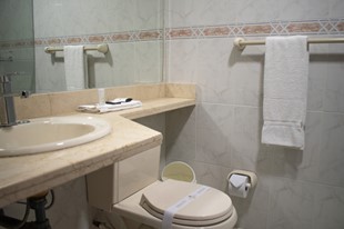 Habitación Triple - Hotel Dinastía Real - Duitama, Boyacá - image - 7